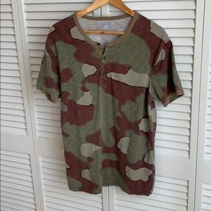 Men’s camouflage Henley (large)